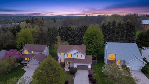 5470 Quarry Hill Dr, Fitchburg, WI 53711