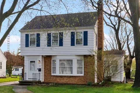 37 Forest Park Blvd, Janesville, WI 53545