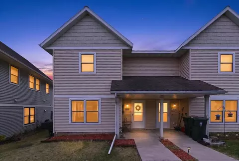 218 S Musket Ridge Dr #6, Sun Prairie, WI 53590