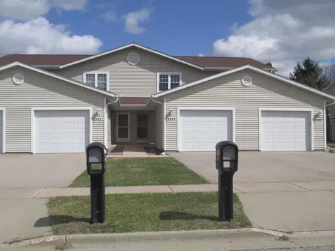 1344 Silver Dr #19, Baraboo, WI 53913