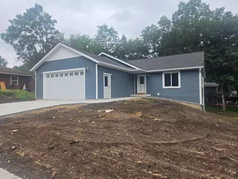 567 Ridge St, Reedsburg, WI 53959