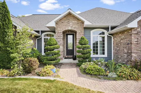 1679 Marian Ct, Mineral Point, WI 53565