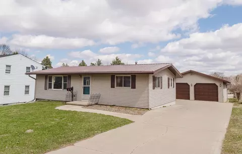 509 S Linn St, Dodgeville, WI 53533