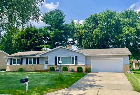 307 S Holiday Dr, Waunakee, WI 53597