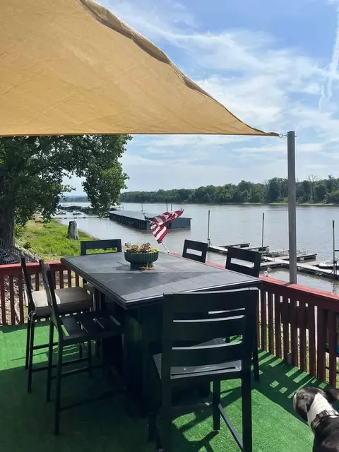 133 S 1st St #5, Harpers Ferry, IA 52146