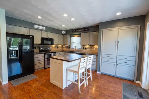 303 N Summit St, Albany, WI 53502