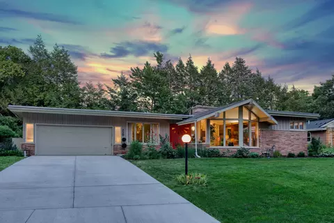 729 Dearholt Rd, Madison, WI 53711