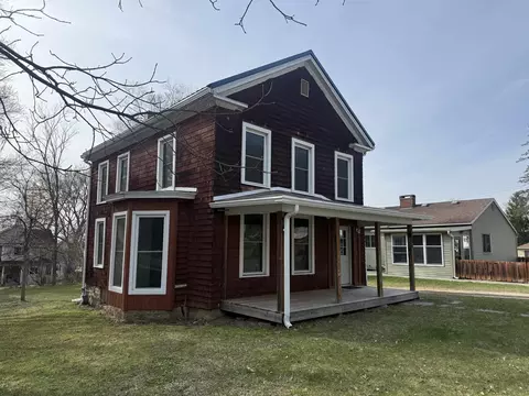 566 N Chestnut St, Richland Center, WI 53581
