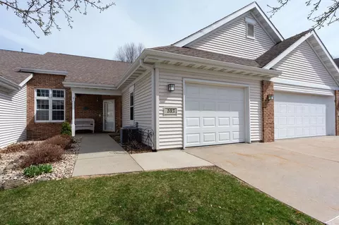 103 Lauryn Ct, Mount Horeb, WI 53572