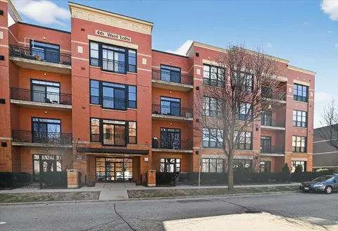 615 W Main St #207, Madison, WI 53703