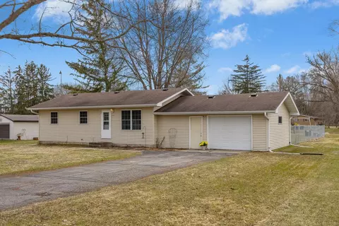 247 Monroe St, Westfield, WI 53964