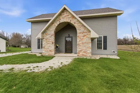 607 Mary Ln, Fairwater, WI 53931