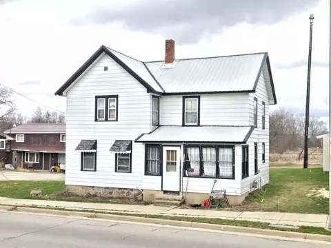 216 S South St, Kingston, WI 53939