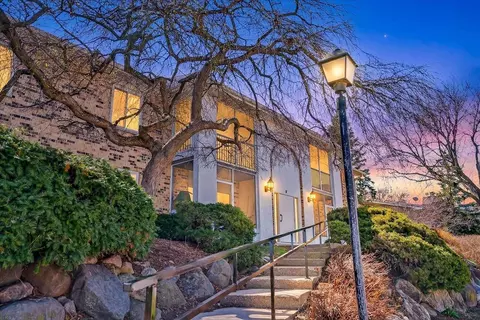 17 Golf Course Rd #C, Madison, WI 53704