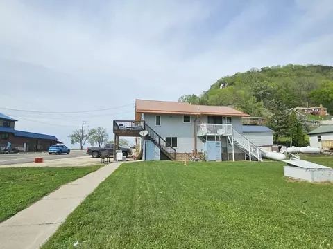 119 121 Main St, Lynxville, WI 54626