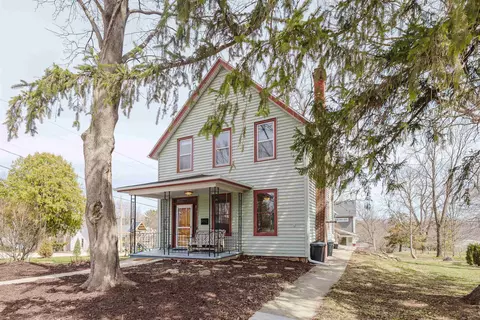 415 N Wisconsin St, Mineral Point, WI 53565
