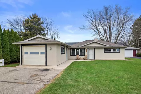 1124 Hamilton St, Stoughton, WI 53589