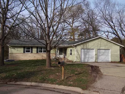 1201 S River Rd, Janesville, WI 53546