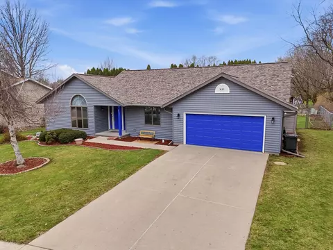 830 Devonshire Rd, Stoughton, WI 53589