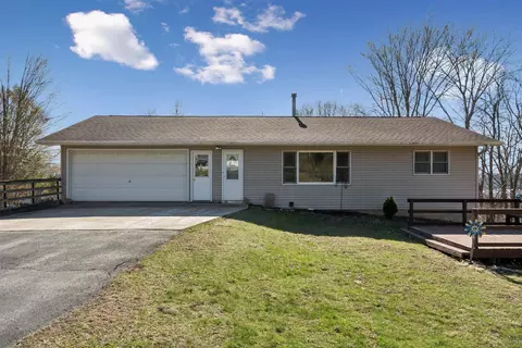 959 Whispering Ln, Hazel Green, WI 53811