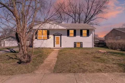 2043 Linway Dr, Beloit, WI 53511