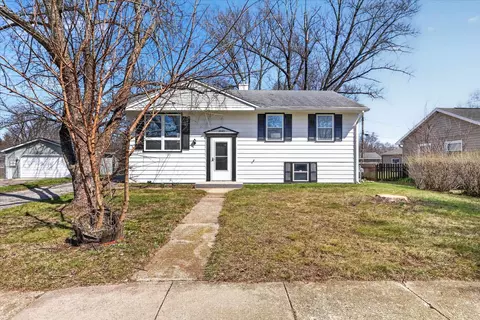 2043 Linway Dr, Beloit, WI 53511