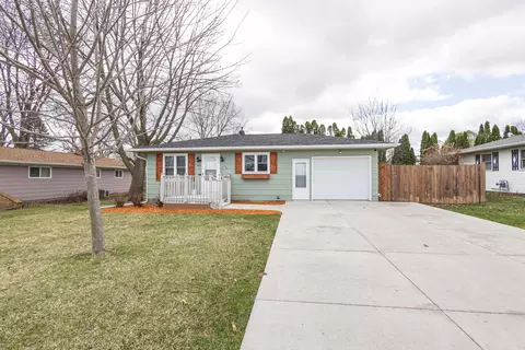 625 Pitt St, Platteville, WI 53818