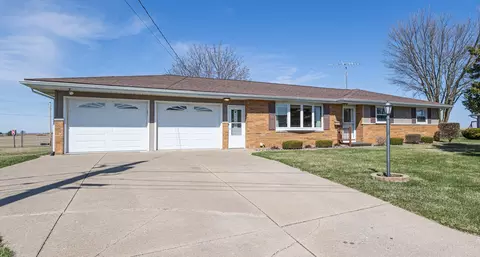 143 Crest View Dr, Potosi, WI 53820