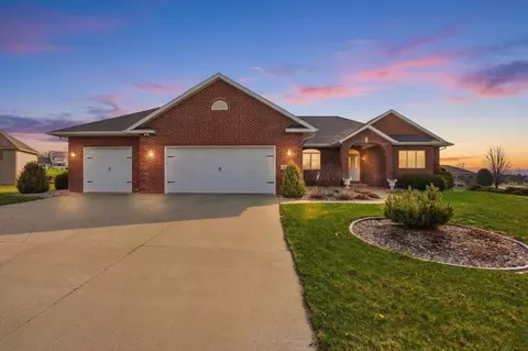 3034 Saddle Brooke Trl, Sun Prairie, WI 53590