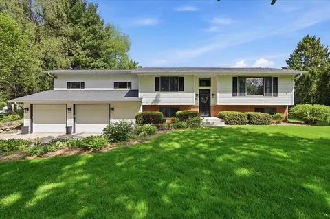 5566 Mary Lake Rd, Waunakee, WI 53597