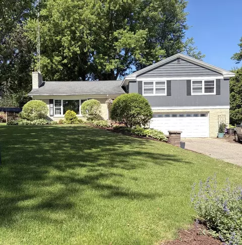 331 Bowman Rd, Wisconsin Dells, WI 53965