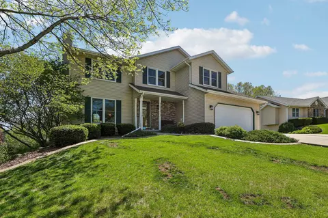 422 Oakwood Dr, Oregon, WI 53575