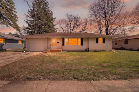 5 S Lexington Dr, Janesville, WI 53545