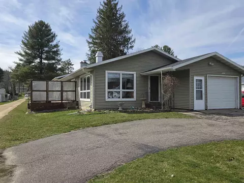 1820 Allison Park Dr, Richland Center, WI 53581