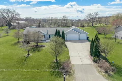 7361 Meadowridge Dr, Pickett, WI 54964
