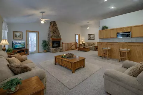 602 E Madison Ave #19, Milton, WI 53563