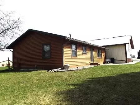 1358 County Rd Bh Rd, Highland, WI 53543