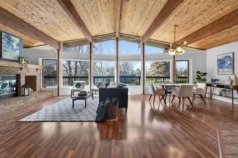 700 Reid Dr, Mount Horeb, WI 53572