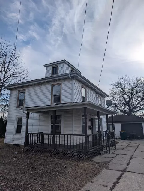 404 Stoughton Rd, Edgerton, WI 53534