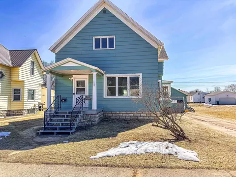 1609 Mary St, Marinette, WI 54143