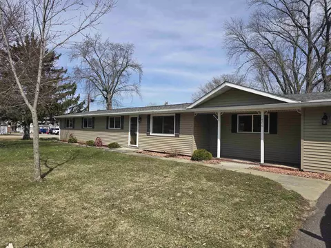 406 Cardinal Dr, Westfield, WI 53964