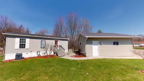 897 E Lake St #115, Lake Mills, WI 53551