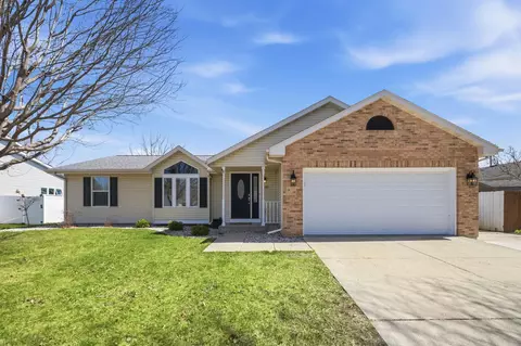1510 N Wuthering Hills Dr, Janesville, WI 53546