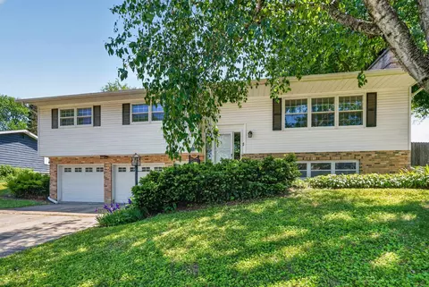 5717 Piping Rock Rd, Madison, WI 53711