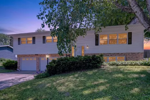 5717 Piping Rock Rd, Madison, WI 53711
