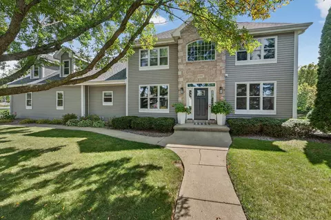 5885 Persimmon Dr, Fitchburg, WI 53711