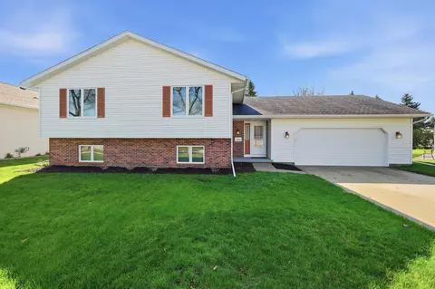 1541 Kuhle Dr, Sun Prairie, WI 53590