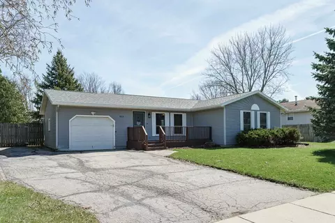918 Rainbow Dr, Milton, WI 53563