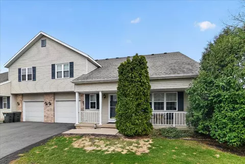 957 Chandler Ln, Sun Prairie, WI 53590