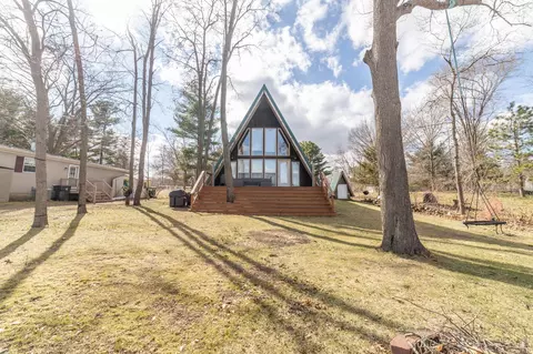 47 Lakeshore Dr, Montello, WI 53949